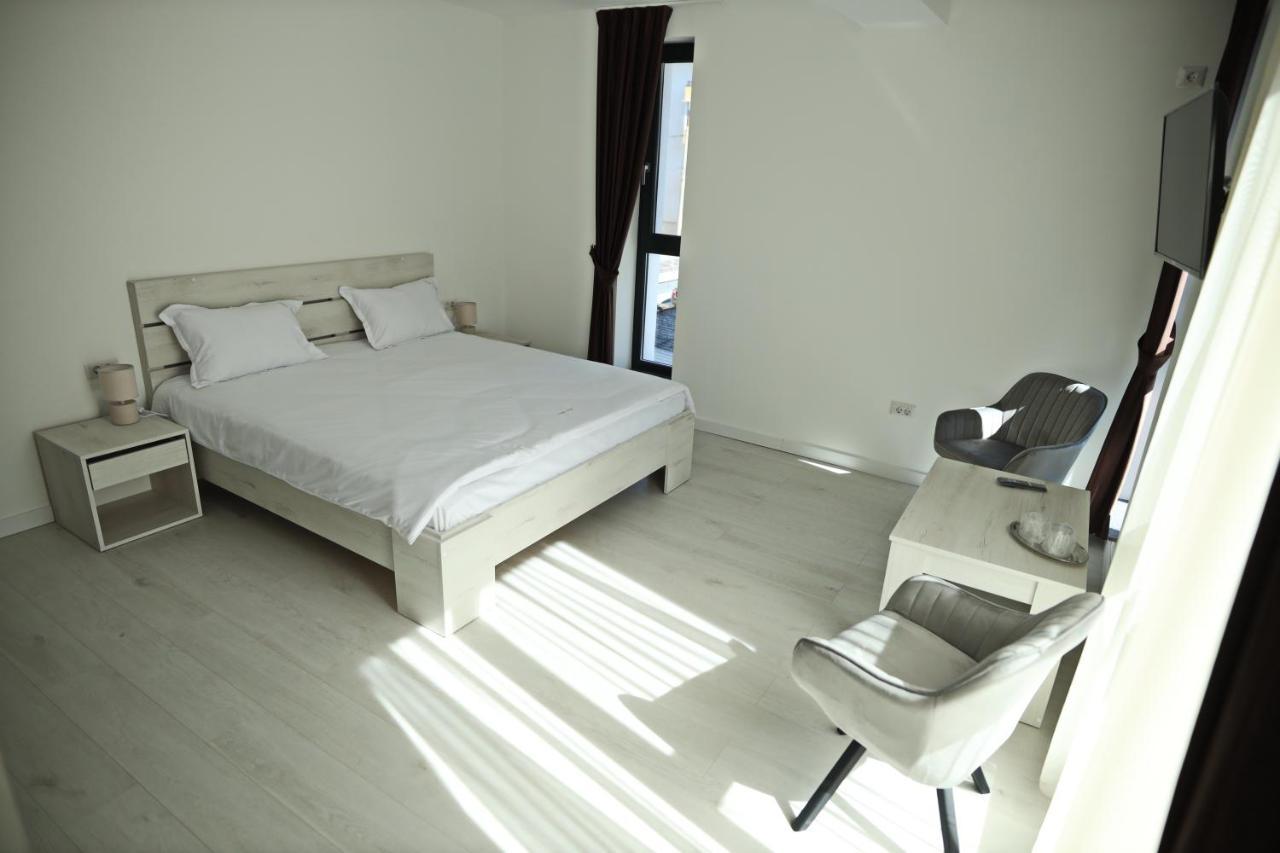 피테슈티 Casa Vys 아파트 외부 사진